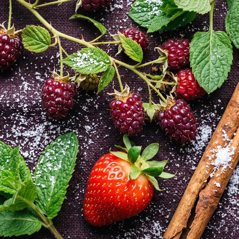 Snowberry scent notes composition — Loganberry, strawberry, peppermint, cinnamon